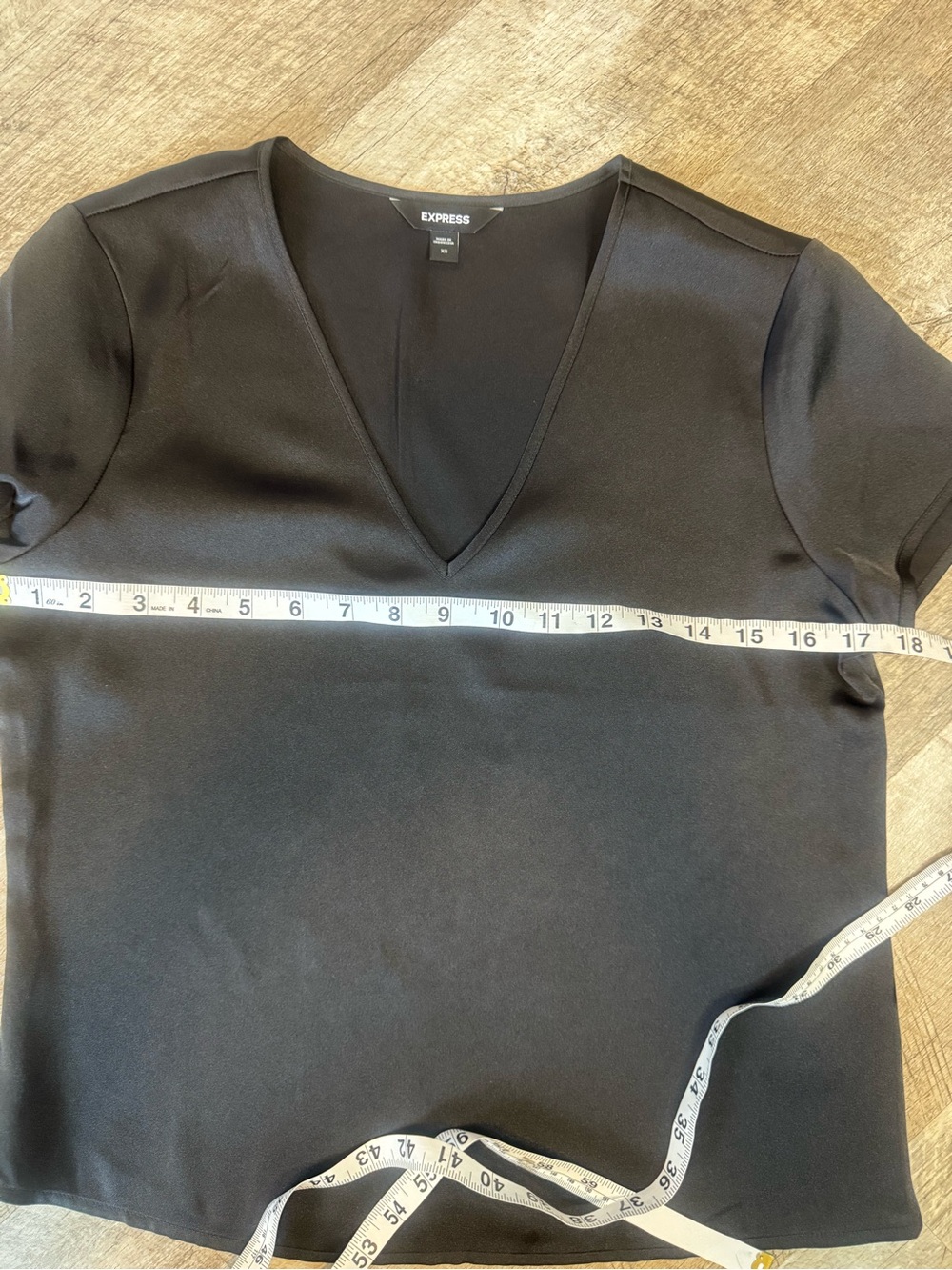 Express Black V-Neck Short Sleeve Blouse - Picture 7 of 8